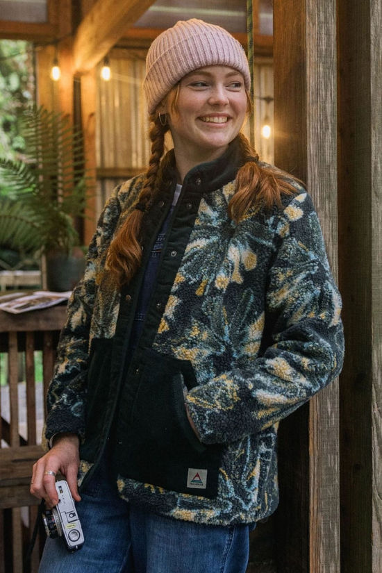 Passenger Womens Clover 2.0 Recycled Sherpa Fleece Frost Dark Fern