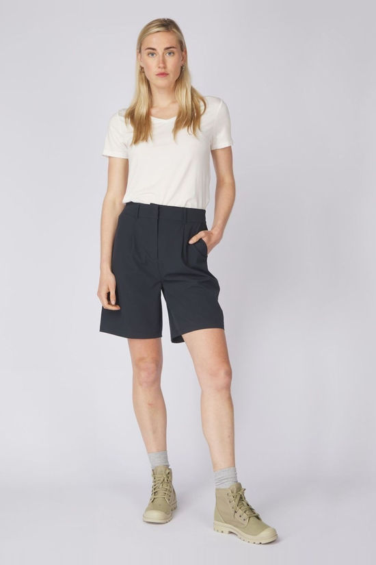 Ayacucho Womens City Travel Shorts Black