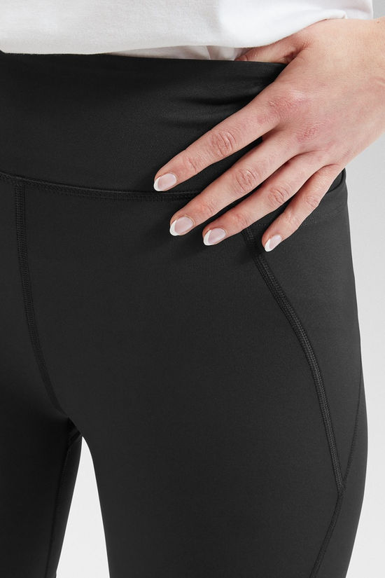 Acai Womens Stride Shorts Black