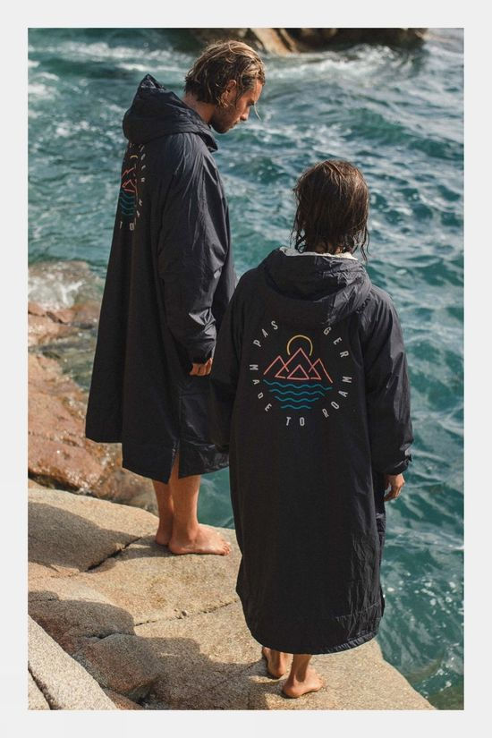 Passenger Escapism Sherpa Lined Changing Robe BLACK