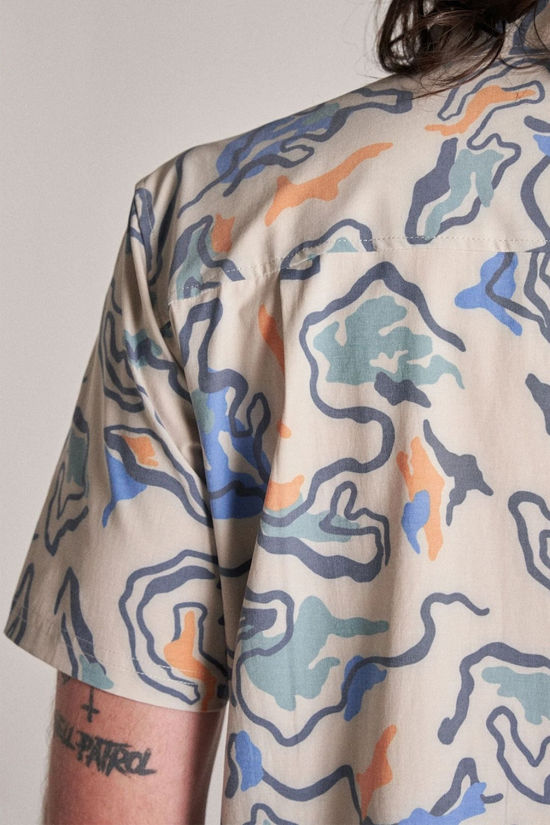Passenger Mens Traveller Short Sleeve Stretch Shirt Abstract Strata Multi