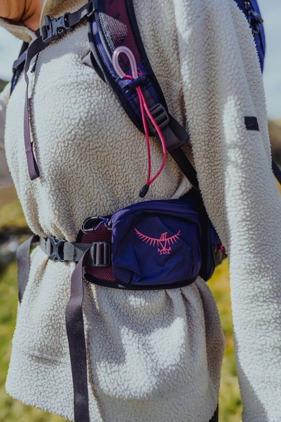 Osprey Womens Tempest 26 Daypack Deep Fig/Hotspot Pink