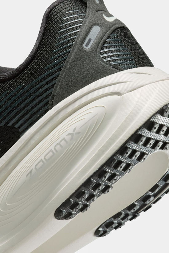 Nike Womens Vomero 18 Shoes Black/Summit White-Coconut Milk