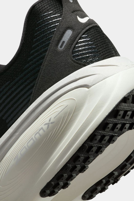 Nike Mens Vomero 18 Shoes Black/Summit White-Coconut Milk