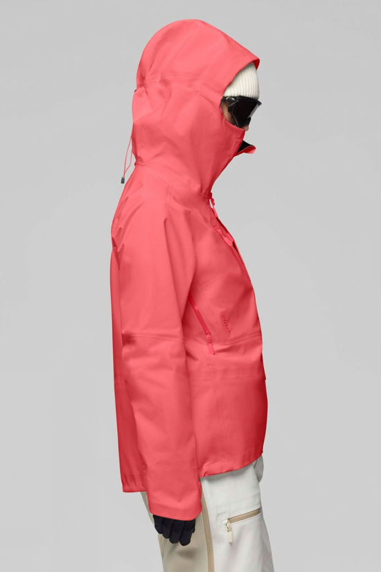 Norrona Womens Lofoten GTX PRO Jacket  Calypso Coral