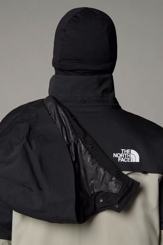 The North Face Mens Chakal Ski Jacket  Clay Grey/Tnf Black