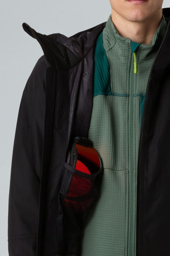 The North Face Mens Descendit Ski Jacket  Tnf Black/Tnf Black