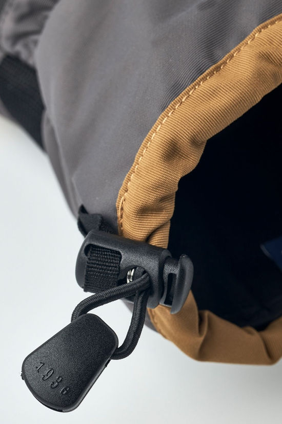 Hestra Unisex Gauntlet Sr. Mittens Dark Sand/Graphite